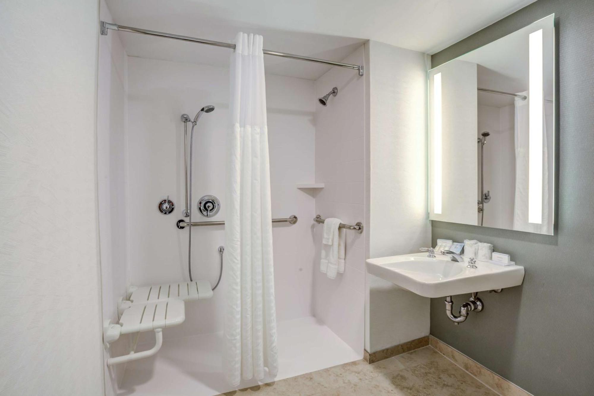 Hilton Garden Inn Boston Waltham Exterior foto